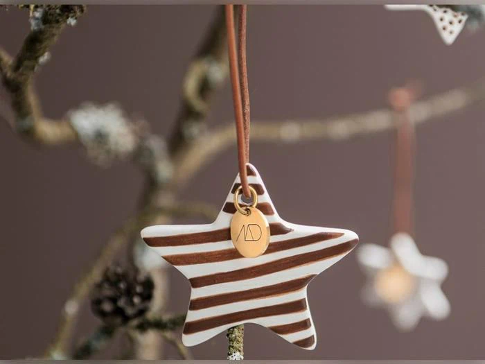 Mette Ditmer, Star, Juleophæng, Valnød, Porcelæn, B:5-6 x H:14 cm