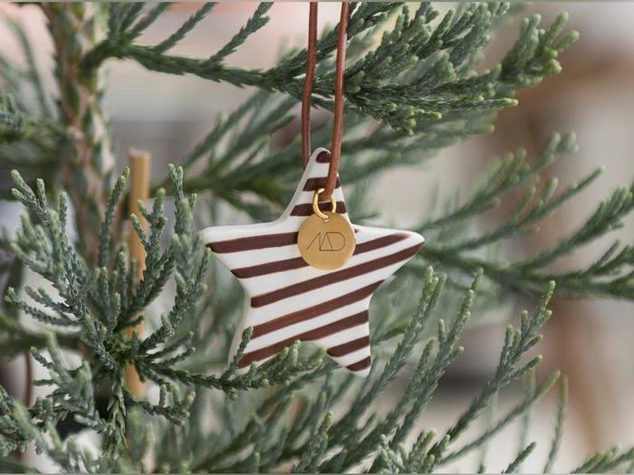 Mette Ditmer, Star, Juleophæng, Valnød, Porcelæn, B:5-6 x H:14 cm