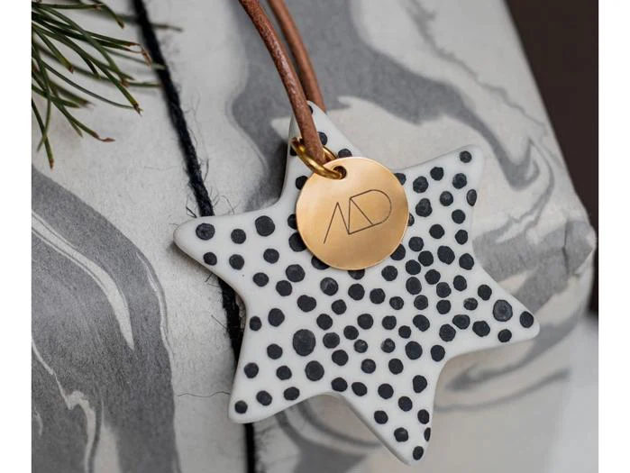Mette Ditmer, Star, Ophæng, Sort, Porcelæn, Læder, Sæt af 3 stk., B:5-6 x H:14 cm