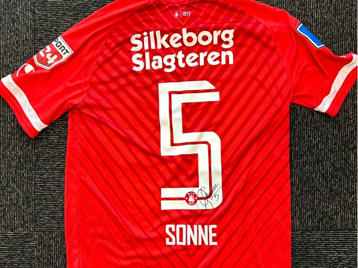 Signeret Silkeborg IF spillertrøje - matchworn af vores store profil Oliver Sonne.