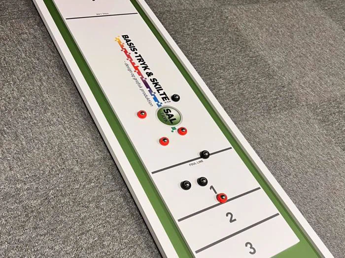 Shuffleboard med eget logo 