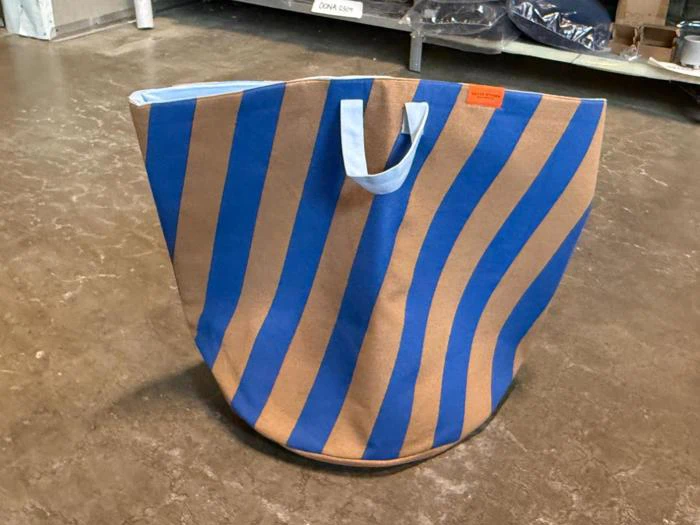 Mette Ditmer, NOVA ARTE, Laundry bag, Cobalt/Blush, 100% Bomuld, Dia:40 x H:50 cm