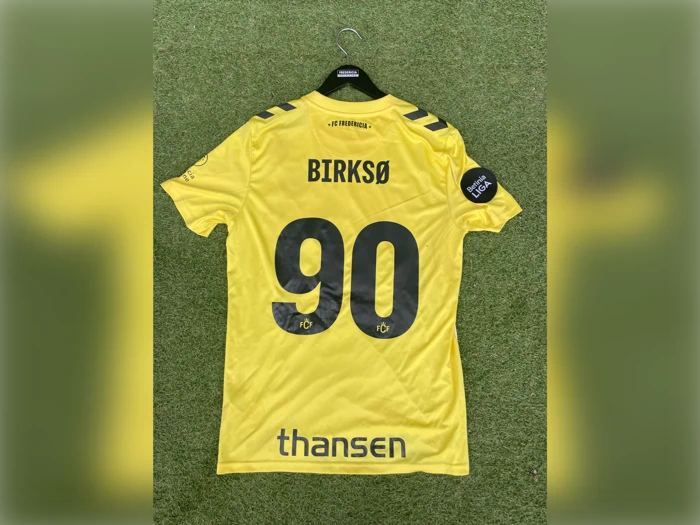 #90 Valdemar Birksøs trøje i str. XL fra FC Fredericia - Vejle B. 20. september