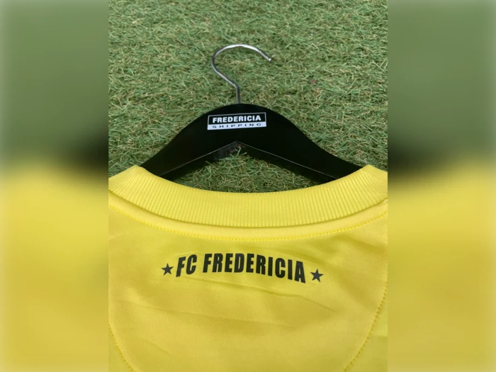 #90 Valdemar Birksøs trøje i str. XL fra FC Fredericia - Vejle B. 20. september