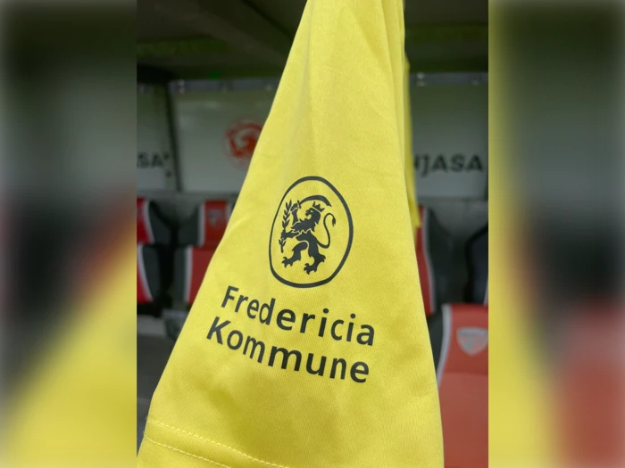 #90 Valdemar Birksøs trøje i str. XL fra FC Fredericia - Vejle B. 20. september