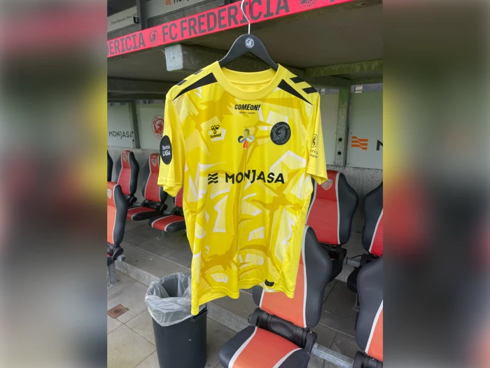 #90 Valdemar Birksøs trøje i str. XL fra FC Fredericia - Vejle B. 20. september