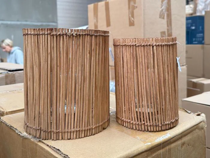 2 stk. Cane lysestager i rattan fra Ib Laursen