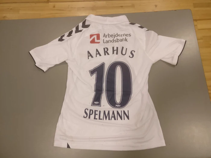 10 – Martin Spelmann - Large