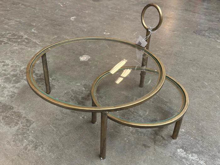 Chic Antique, Etagere m. 2 fade, Etagere, messing, Glas, jern, H:27,5 x Ø:35 cm