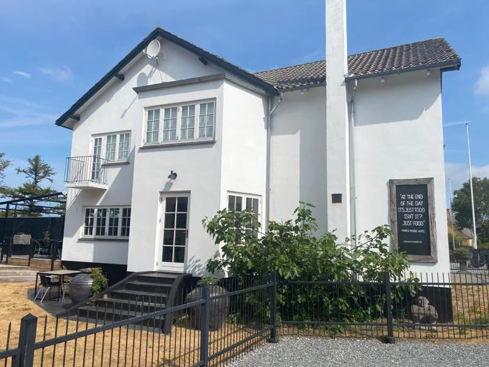 Miniferie for 2 på Samsø - Poolhus på Strandlyst Hotel og 3-retters gastronomi på Restaurant Behrnt