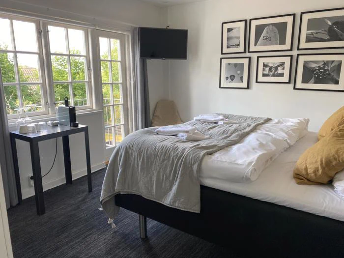 Miniferie for 2 på Strandlyst Hotel - badehotelstemning og 3-retters gastronomi på Ballen Badehotel