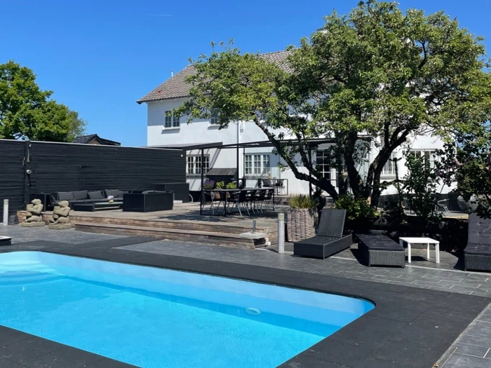 Miniferie for 2 på Samsø - Poolhus på Strandlyst Hotel og 3-retters gastronomi på Restaurant Behrnt