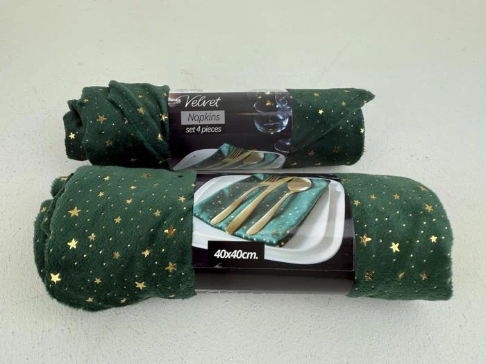 To rullede pakker med grønne fløjlsservietter med guldstjernemønster, mærket "Velvet Napkins, set 4 pieces, 40x40cm", med et foto, der viser servietterne på en opdækning.