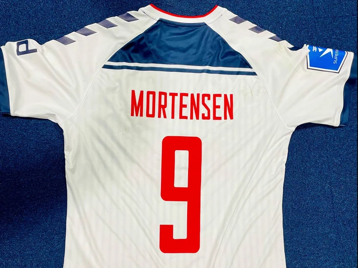 #9 PATRICK MORTENSEN (STR. L) MATCHWORN SPILLERTRØJE FRA AGF-VEJLE (3. APRIL 2022)