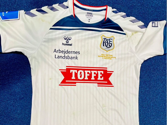 #9 PATRICK MORTENSEN (STR. L) MATCHWORN SPILLERTRØJE FRA AGF-VEJLE (3. APRIL 2022)