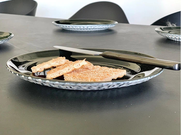 12 stk. Triangle frokosttallerkner fra Nordal - Ø20 cm. 