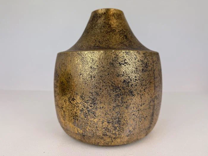 Dekorativ Guld vase i metal, 2132