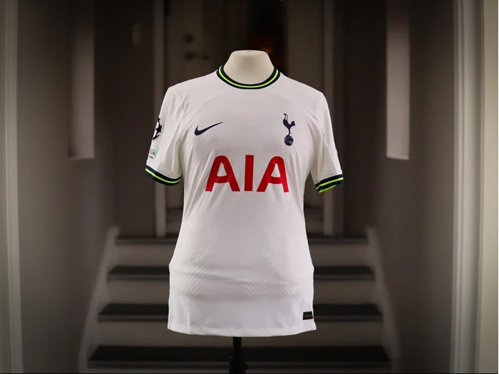 Tottenham Hotspur F.C. Matchworn trøje (auktion #2)