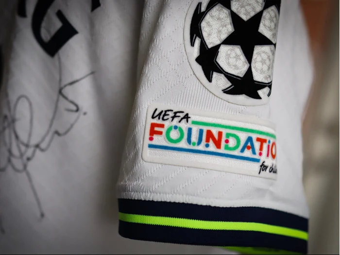 Tottenham Hotspur F.C. Matchworn trøje (auktion #2)