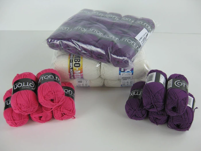 40 Nøgler garn - 50% akryl - 50% bomuld og 2 flotte bøger