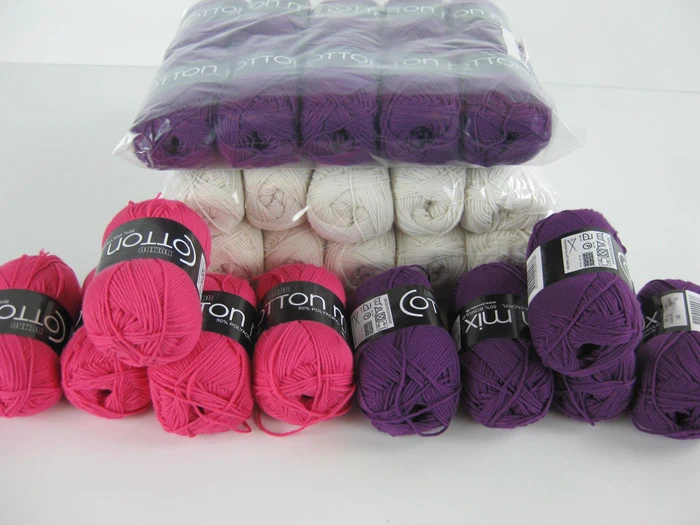 40 Nøgler garn - 50% akryl - 50% bomuld og 2 flotte bøger