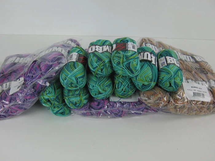 40 Nøgler flerfarvet Premium Akrylgarn  + 4 dele tilbehør