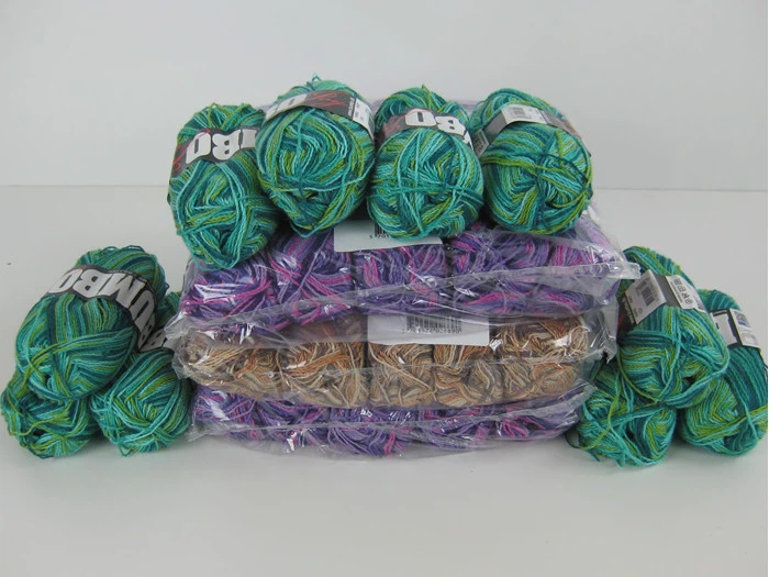 40 Nøgler flerfarvet Premium Akrylgarn  + 4 dele tilbehør