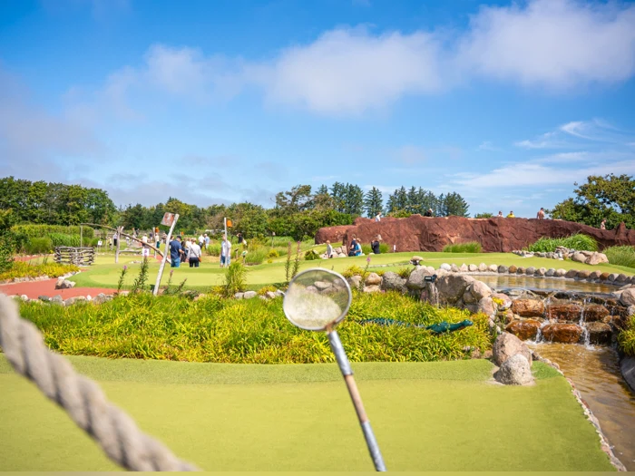 Familieferie for 6 i norsk bjælkehytte på Jambo Feriepark - minigolf, is og Fårup Sommerland tæt på