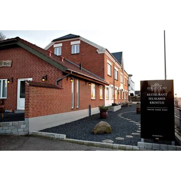 Ophold for 2 personer på hyggelige Jerlev Kro nær Vejle