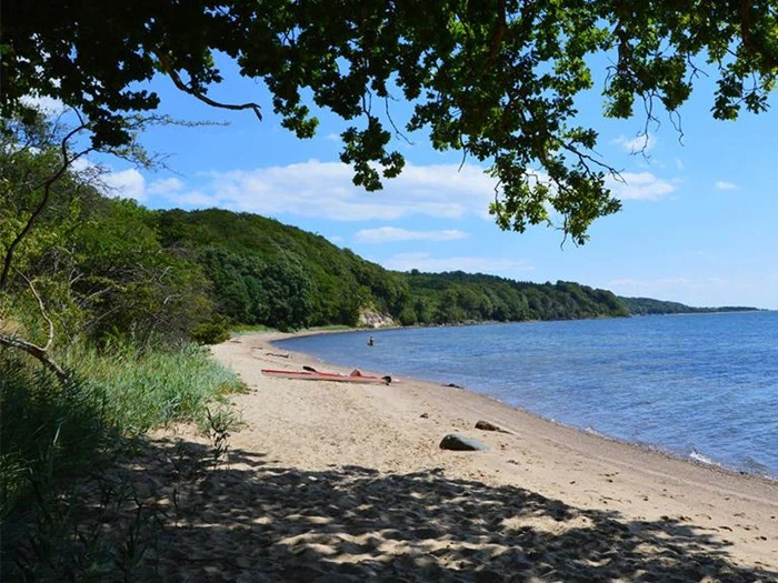 Ophold m/3-retter & vin på Hotel Juelsminde Strand