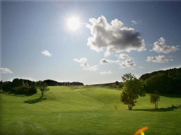 4 x Greenfee og 4 x frokost til Juelsminde Golfklub