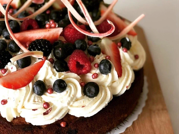 Gavekort til valgfri kaffe, kage og guf til 3 personer hos Kagefryd i hjertet af Helsingør