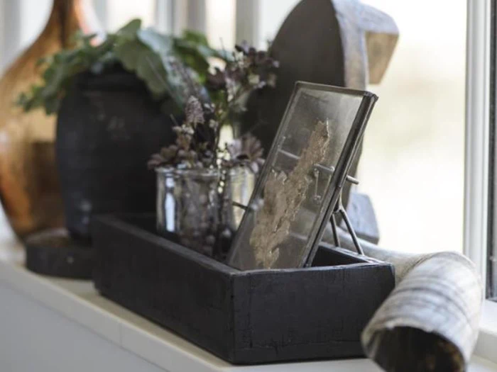 Ib Laursen, UNIKA kasse m/ metalbeslag, sort, B: 11,5 H: 6 L: 35