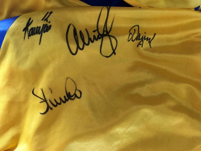 Replica-trøje fra 2005 med Kahlenberg på ryggen + autografer (L)