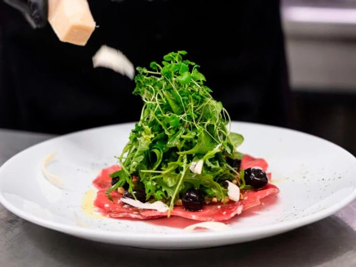 4-retters menu for 4 personer på Restaurant Katastrophe i Herning