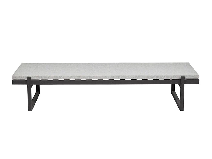 THE MINIMAL DAYBED FRA KRISTINA DAM