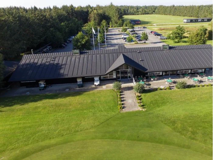 Padel-miniferie for 4 på Blokhus Golfcenter (hverdage)