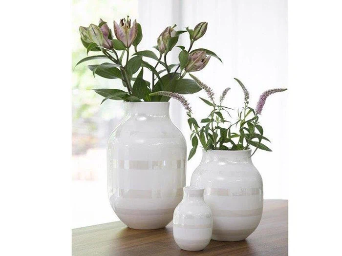 Sæt med 3 lysestager og 3 vaser (Kähler og Omaggio Perlemor) fra Kop og Kande Sæby