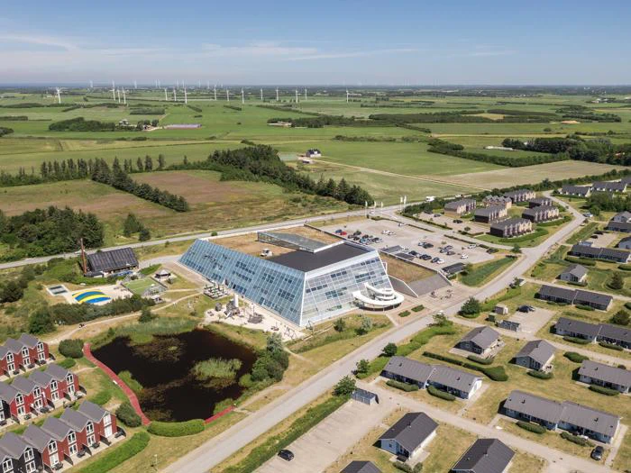 Landal Seawest: 4-dags ferie for 4-6 personer - Tropisk badeland, legeland og meget mere sjov!