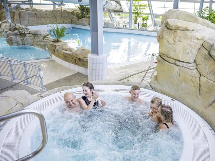 Landal Seawest: 4-dags ferie for 4-6 personer - Tropisk badeland, legeland og meget mere sjov!