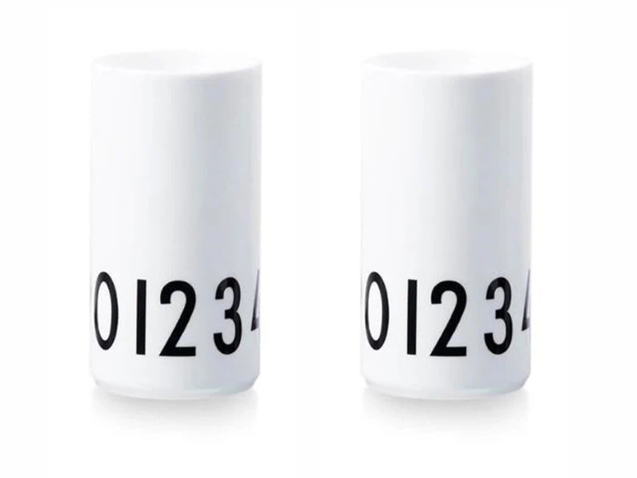 2 stk små vaser med tal fra Design Letters
