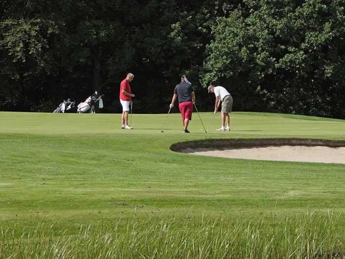 En dag på golfbanen – ”all inclusive”