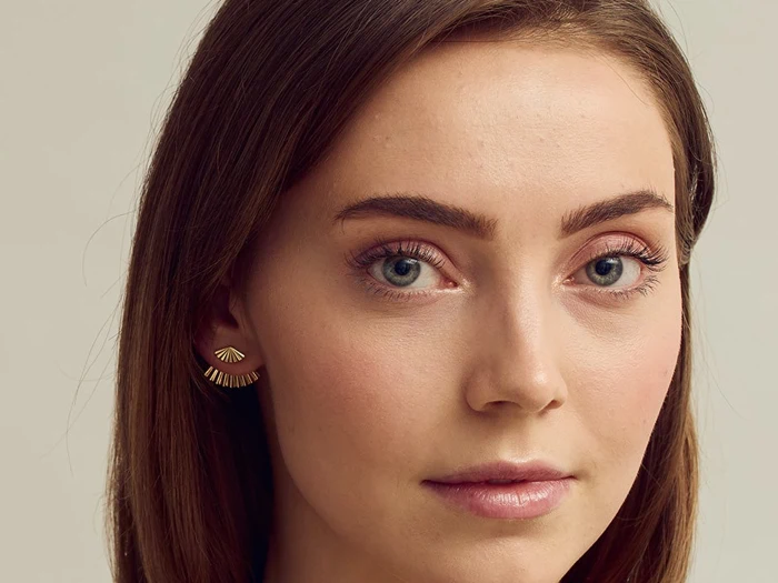 GRUNDLED, Luna, Øreringe, Forgyldt, 18 karat forgyldt messing, Vifte B:20xH:18, B:10xH:5mm