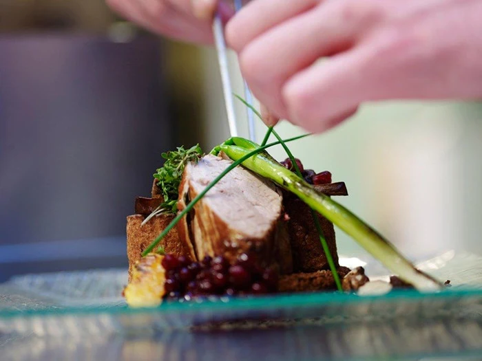 Kroophold for 2 på Bisserup Strandkro - Kystnær krohygge og god mad med udsigt 