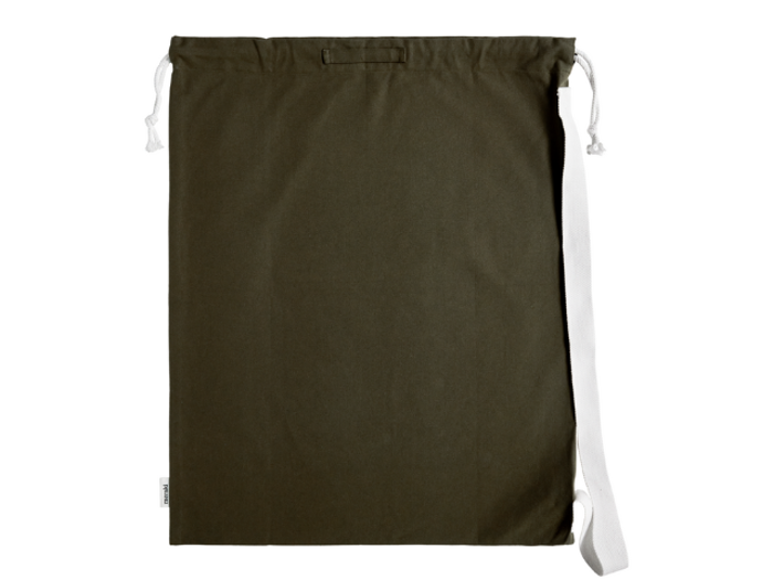 En stor mørkegrøn taske med snor og en hvid strop på den ene side, vist på en hvid baggrund.