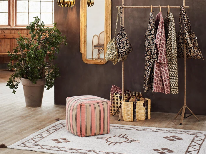 Gulvtæppe m. kvaster fra Madam Stoltz - 140x200