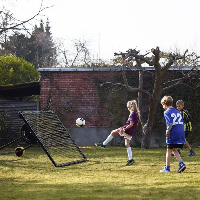 Produktpakke med m-station Talent, 2 Munin Touch fodbolde, og MuninPlay app