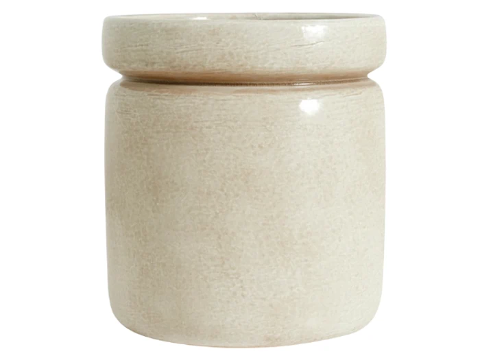 En beige keramikkrukke med en bred åbning og en let hævet kant, med en glat, mat finish og subtil struktur.