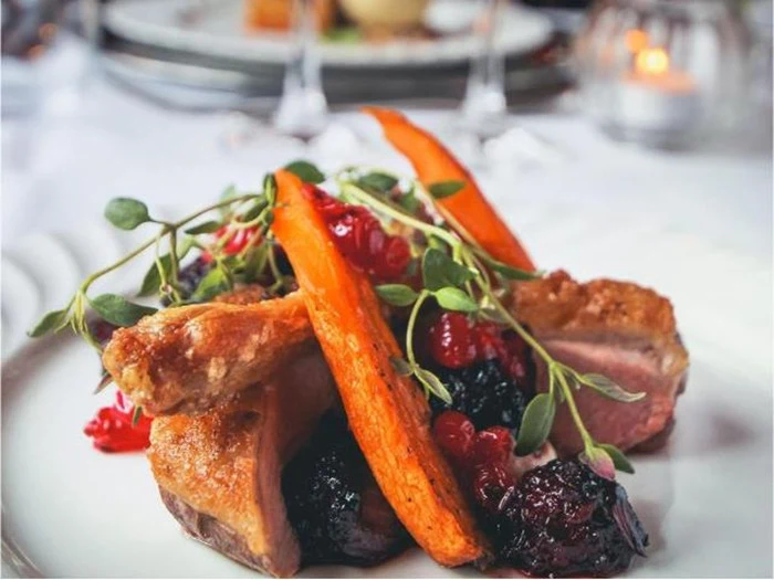 Slotsophold for 2 personer på Store Restrup Slotshotel 