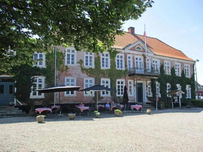 Overnatning for 2 på Gram Slotskro